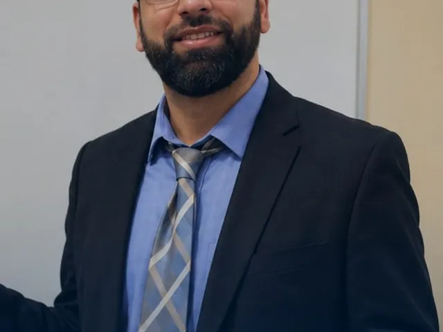 Mr Sheraz from MathsTutorHelp